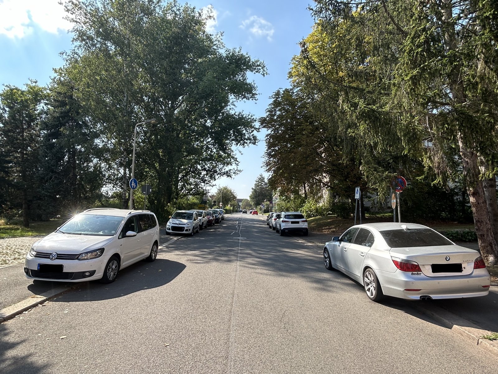 Straße zum Parken